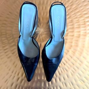 Gucci black and gold leather sling back heels